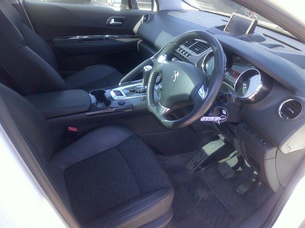 Peugeot 3008 1.6L Allure White #5