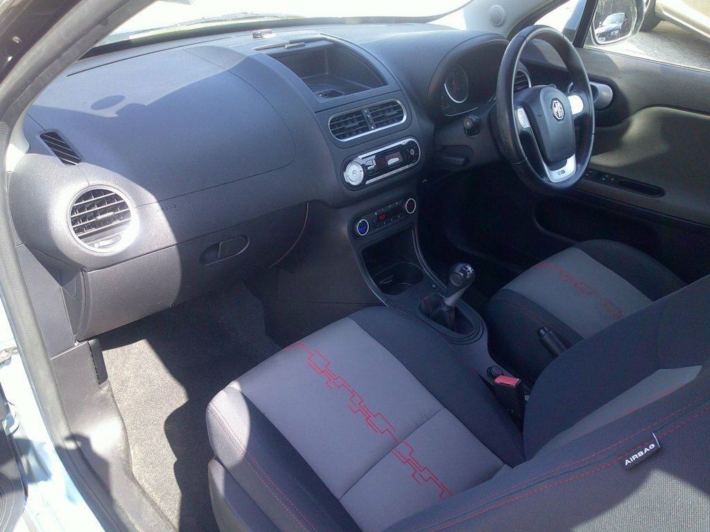 MG MG3 1.5 3 Style Lux Vti-tech 106 Bhp White #19
