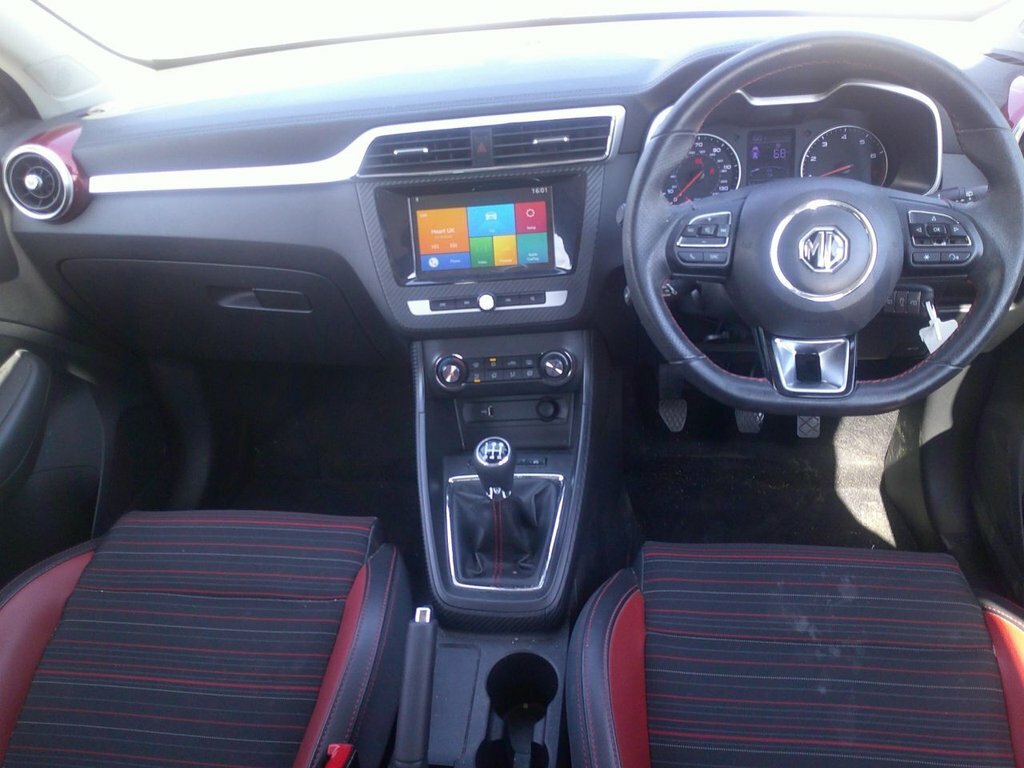 MG ZS 1.5L Limited Edition White #3