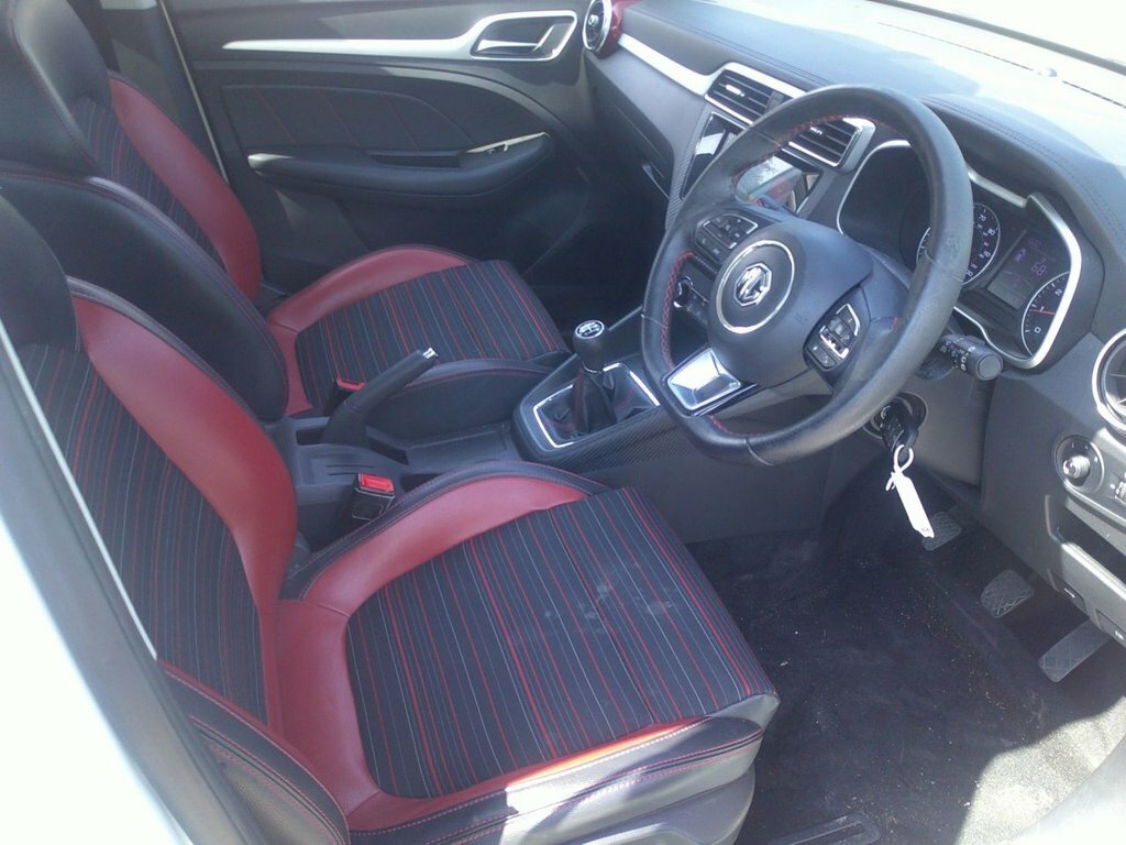 MG ZS 1.5L Limited Edition White #5