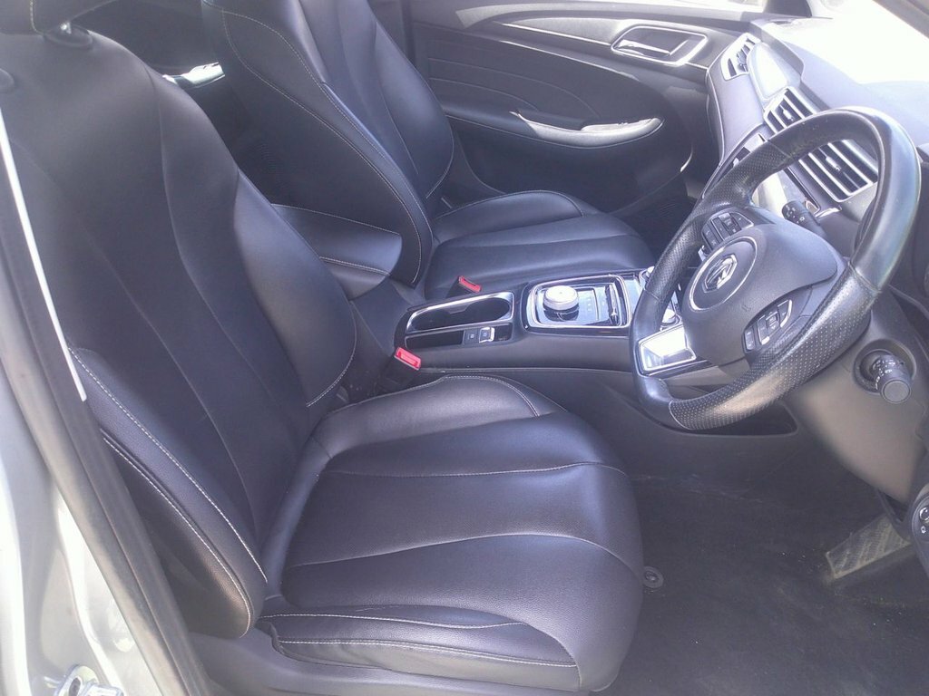 MG MG5 Estate Silver #6