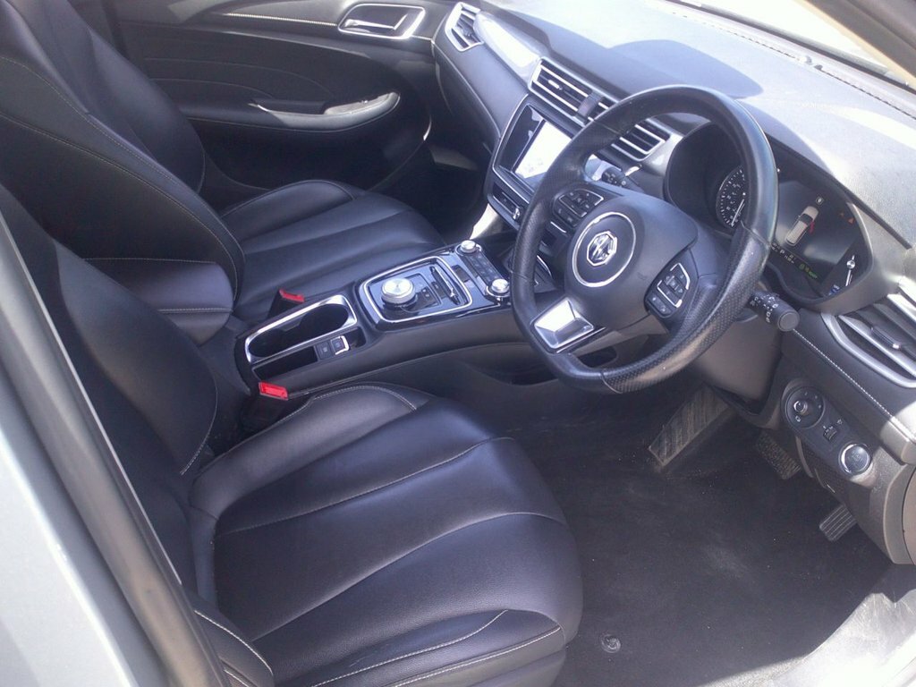 MG MG5 Estate Silver #5