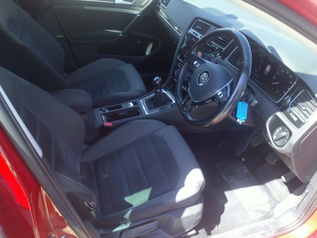 Volkswagen Golf 1.5L Gt Edition Red #5