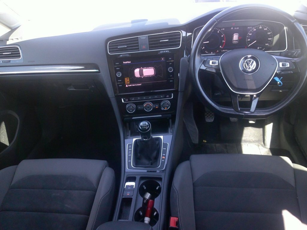 Volkswagen Golf 1.5L Gt Edition Red #2