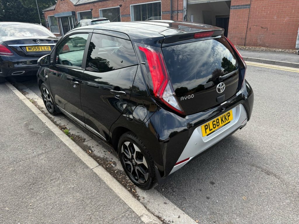 Toyota Aygo 1L X-plore PL68KKP Black #5