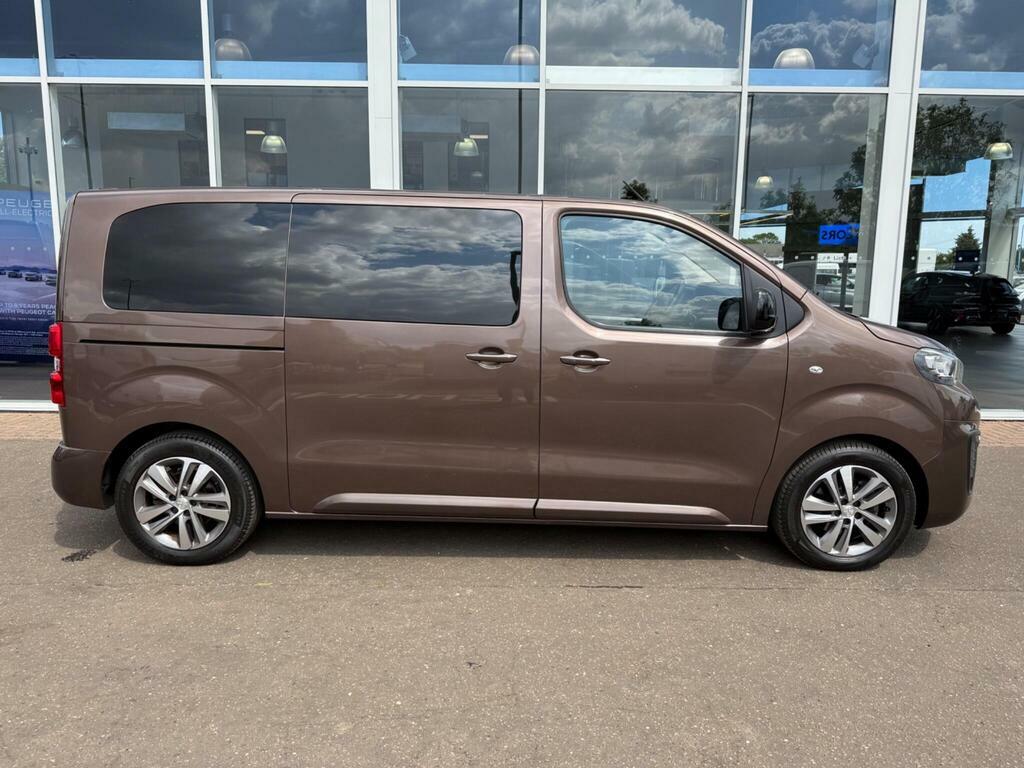 Peugeot Traveller Bluehdi Active #9