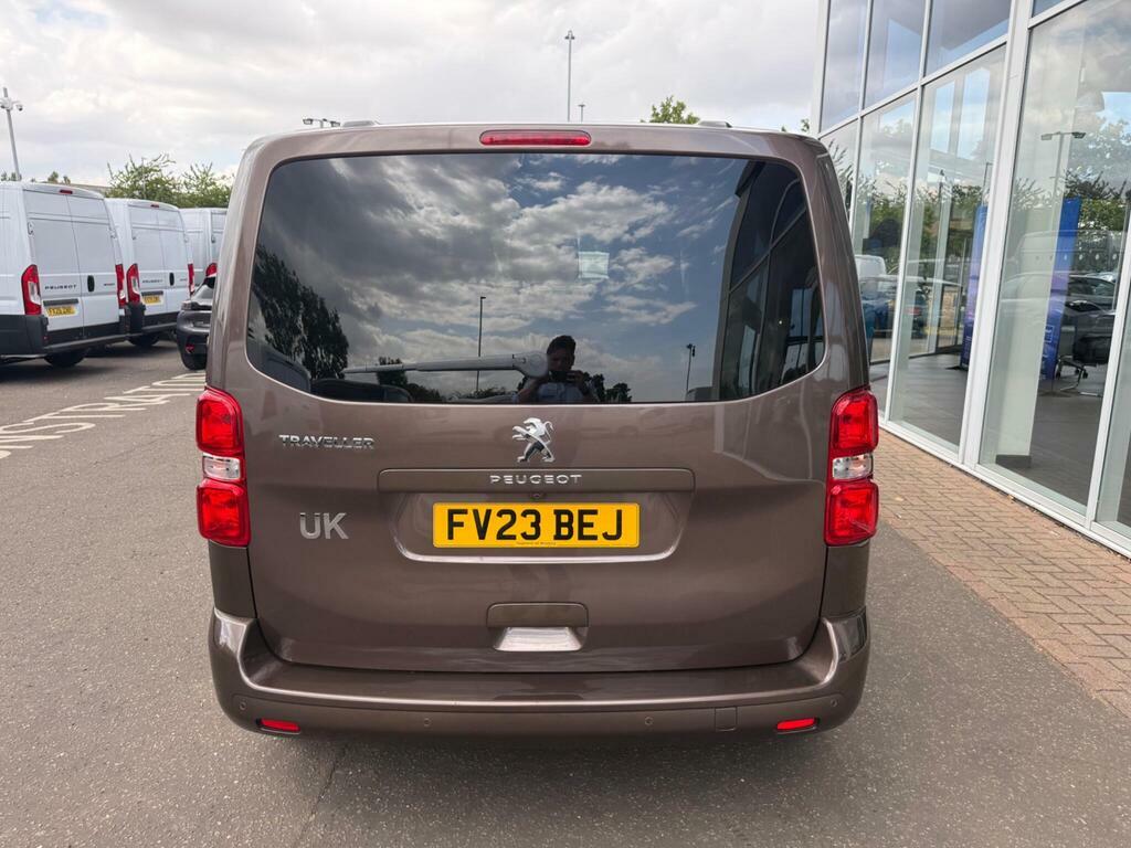 Peugeot Traveller Bluehdi Active #8