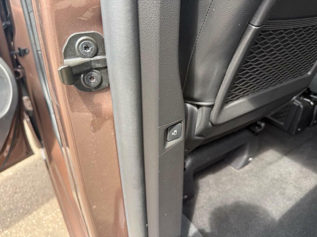 Peugeot Traveller Bluehdi Active #18