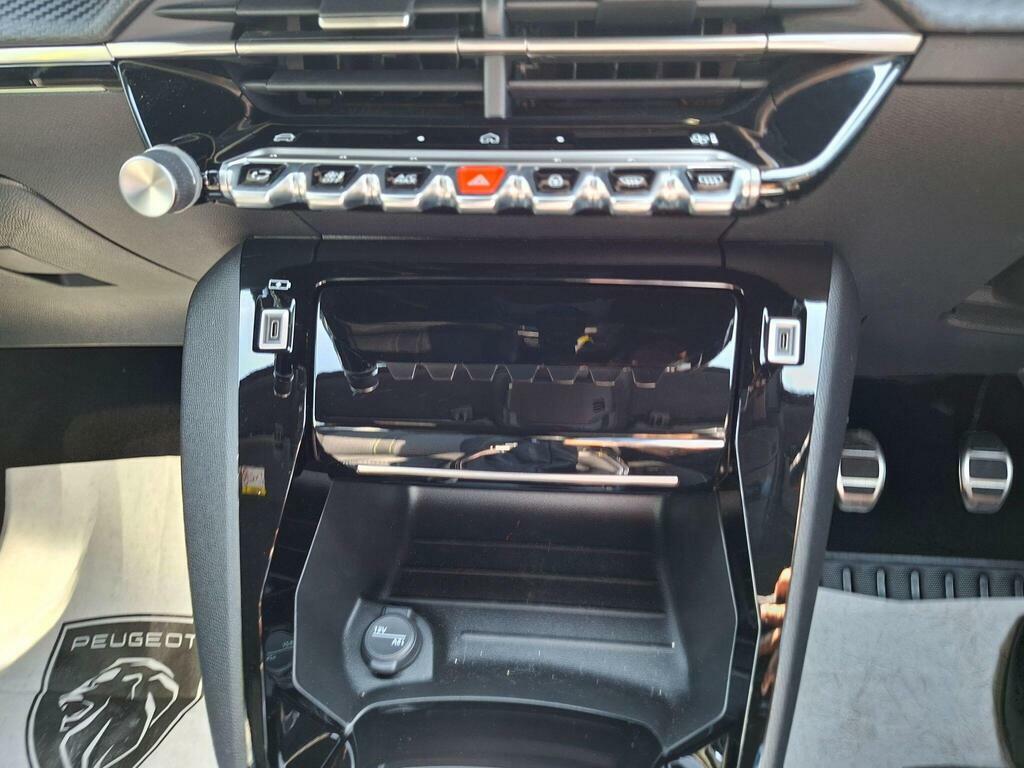 Peugeot 208 Allure White #51