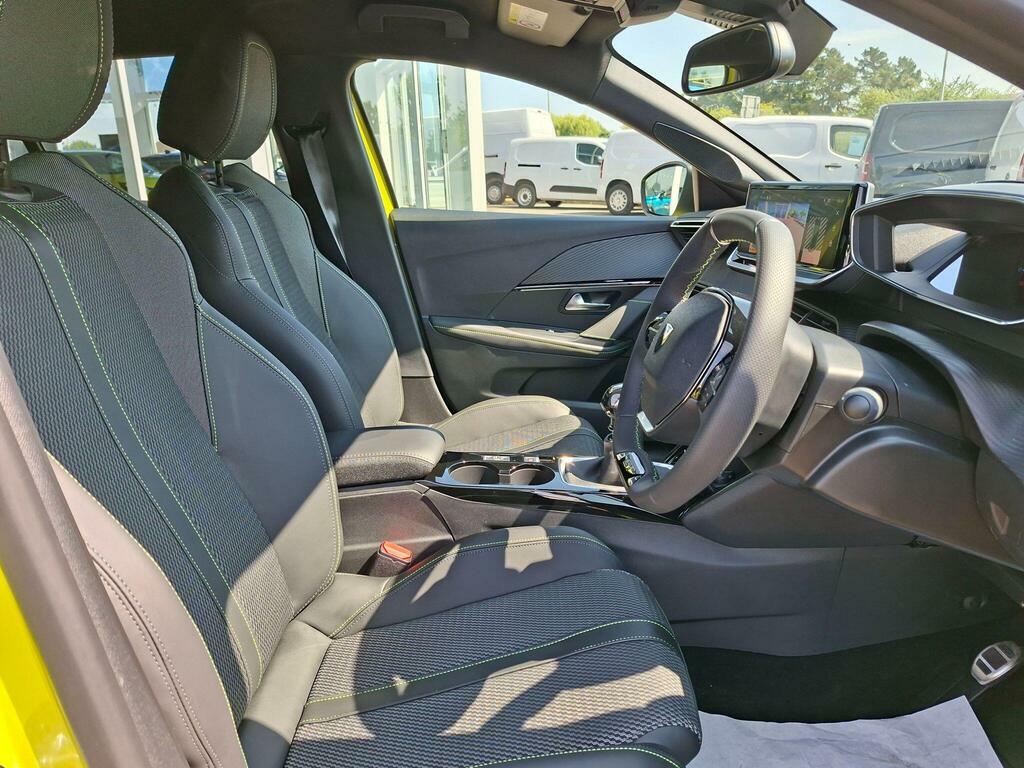 Peugeot 208 Allure White #17
