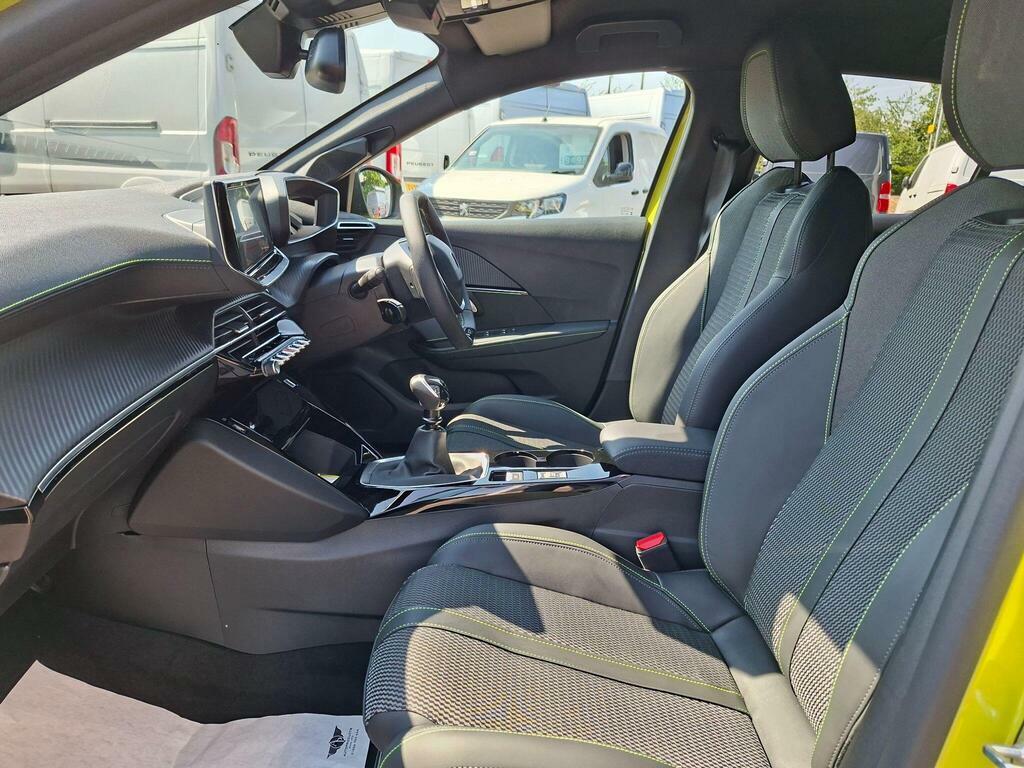 Peugeot 208 Allure White #48