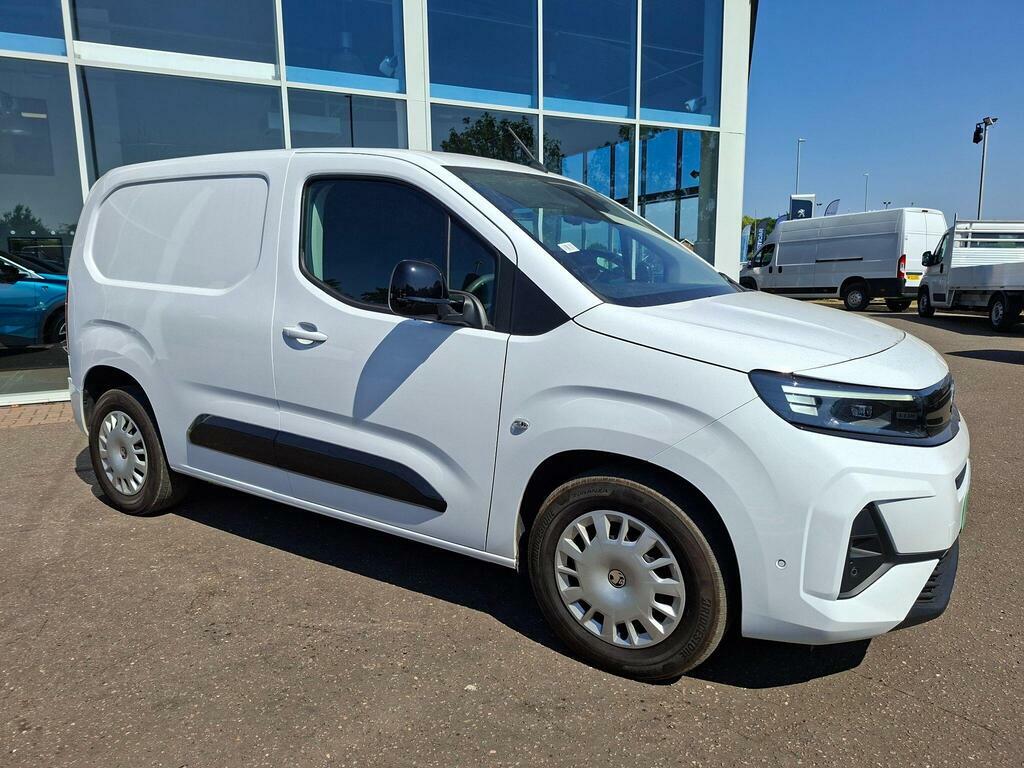 Vauxhall Combo-e Life 52Kwh Pro Swb 7.4Kw Charger White #4