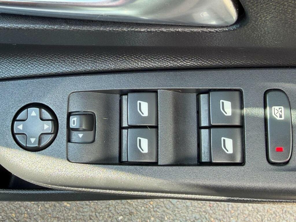 Vauxhall Corsa-e 50Kwh Elite Premium Black #9