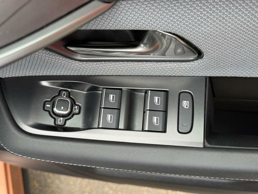Vauxhall Grandland Ultimate Black #35