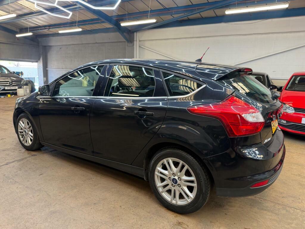 Ford Focus Hatchback St Black #10