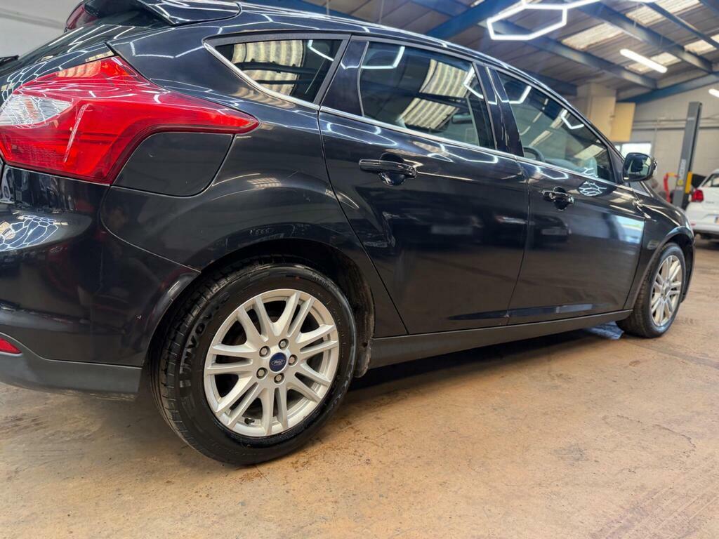 Ford Focus Hatchback St Black #54