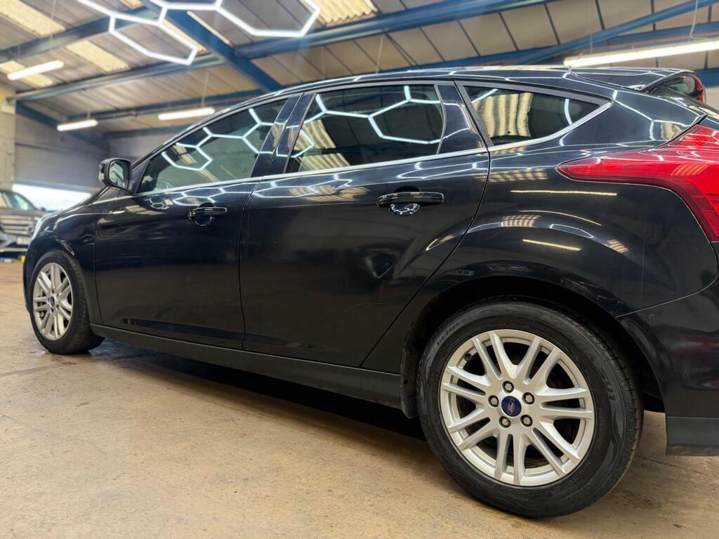 Ford Focus Hatchback St Black #50