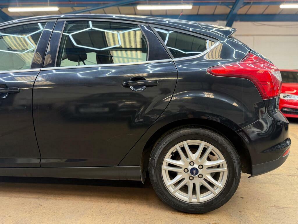 Ford Focus Hatchback St Black #51