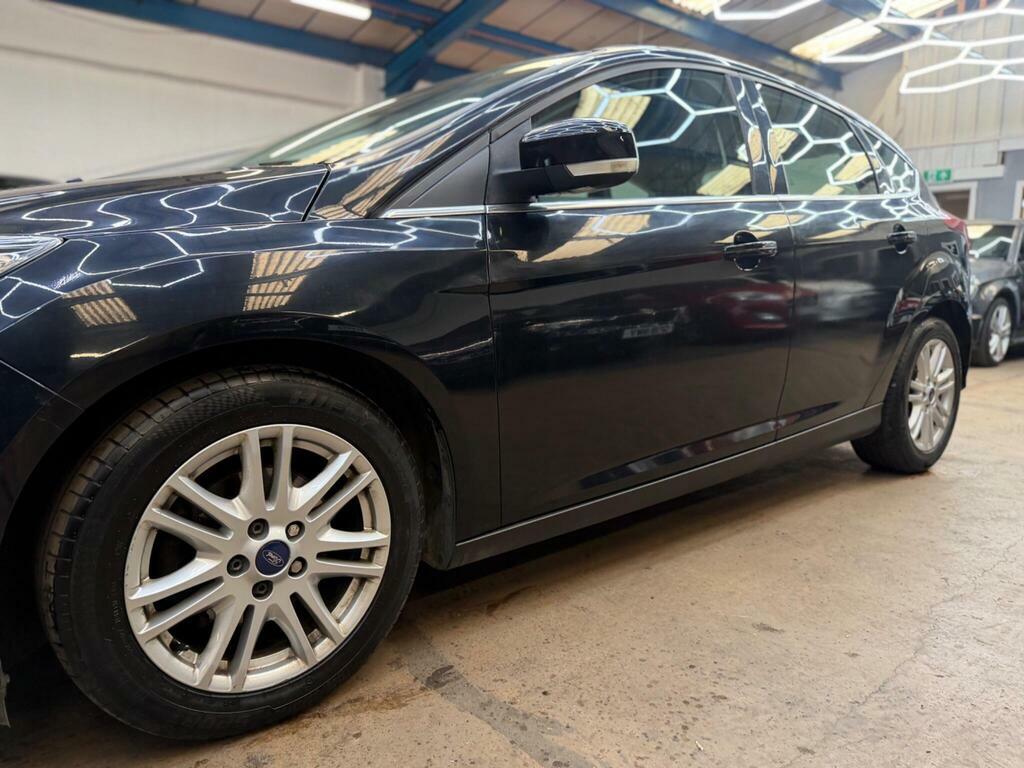 Ford Focus Hatchback St Black #47