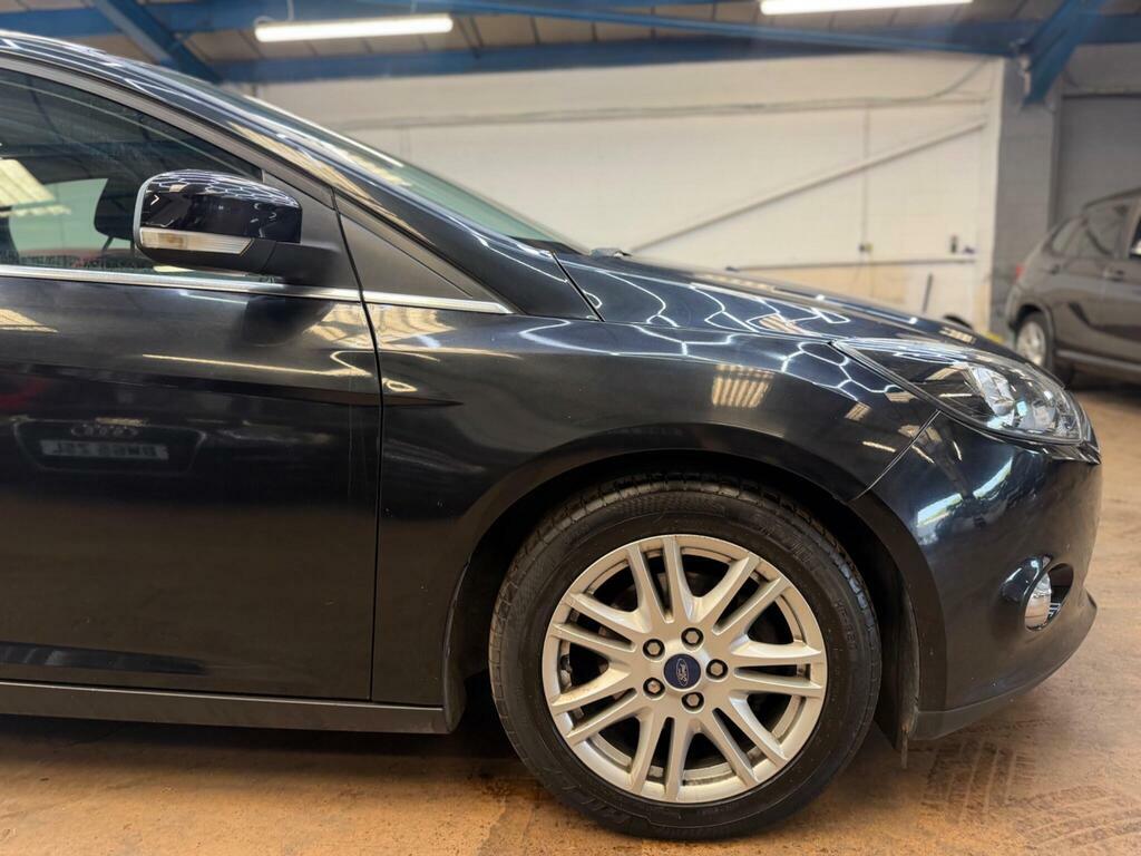Ford Focus Hatchback St Black #44