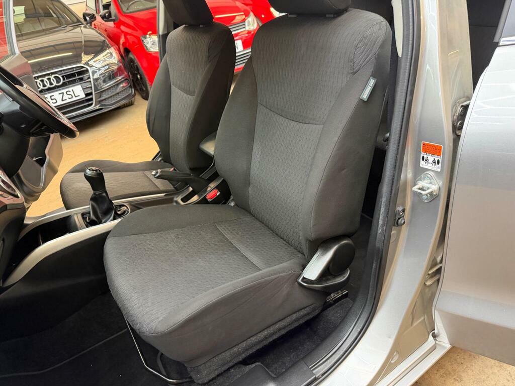 Suzuki Baleno Petrol White #20