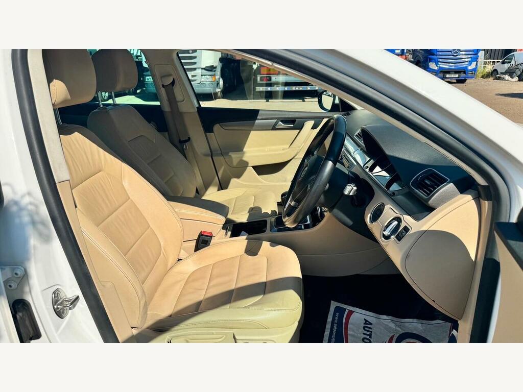 Volkswagen Passat Blue #39