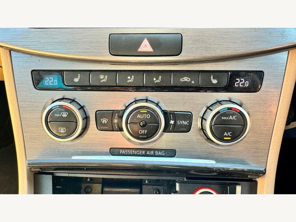 Volkswagen Passat Blue #46