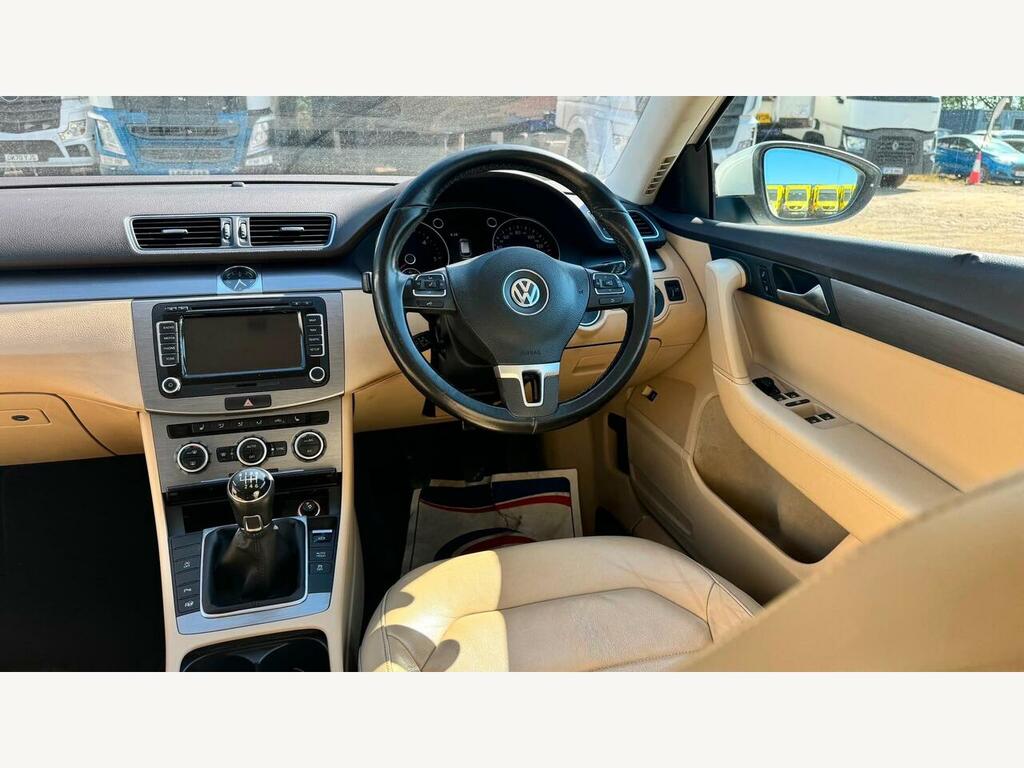 Volkswagen Passat Blue #55
