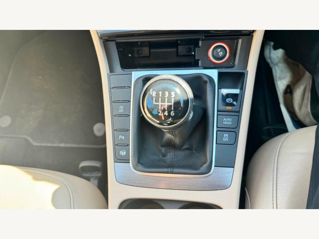 Volkswagen Passat Blue #59