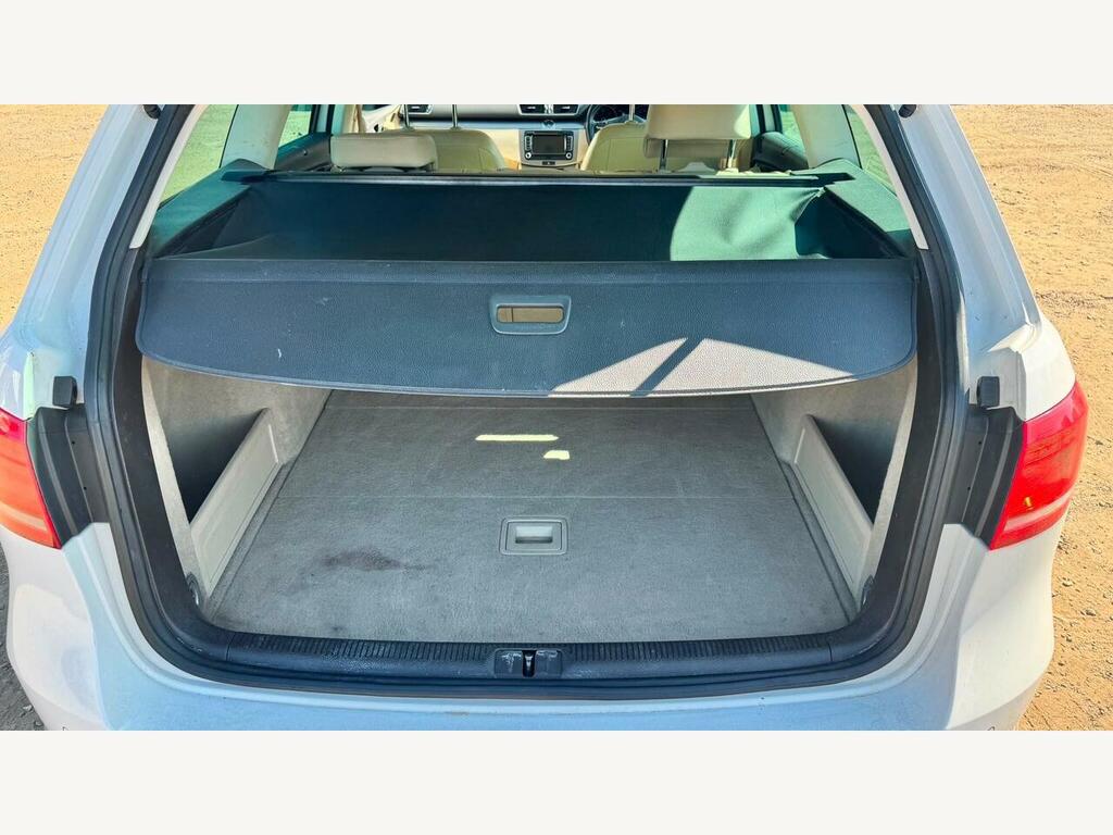 Volkswagen Passat Blue #54