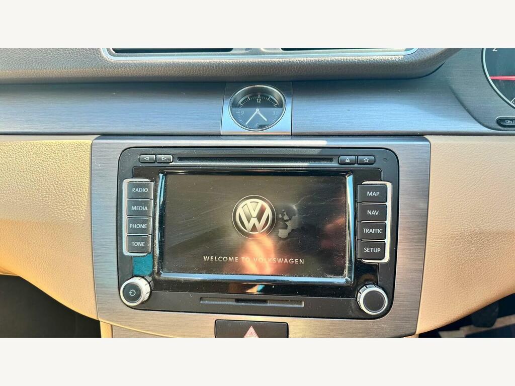 Volkswagen Passat Blue #49
