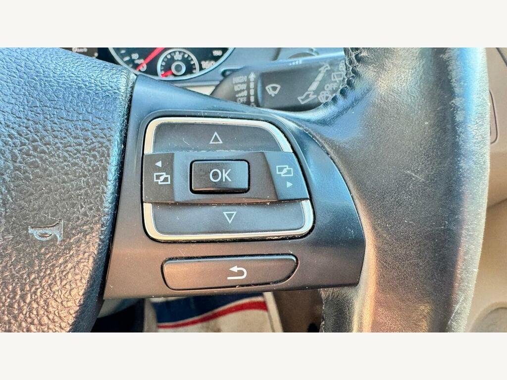 Volkswagen Passat Blue #42