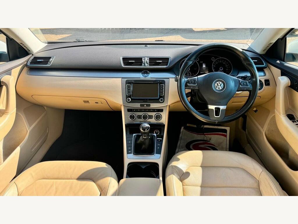 Volkswagen Passat Blue #36