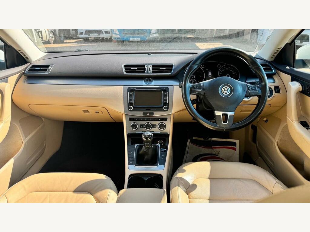 Volkswagen Passat Blue #34