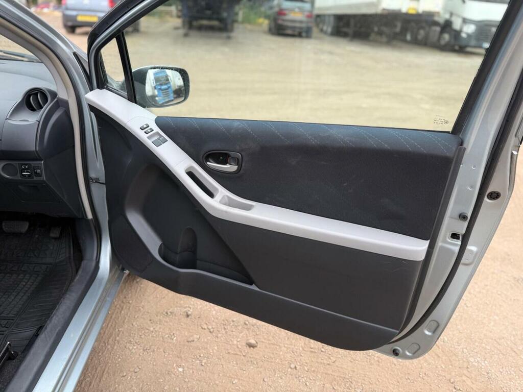 Toyota Yaris 1.3 Sr Multimode Silver #35
