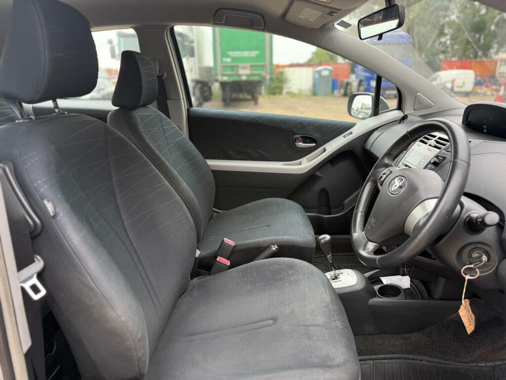 Toyota Yaris 1.3 Sr Multimode Silver #24