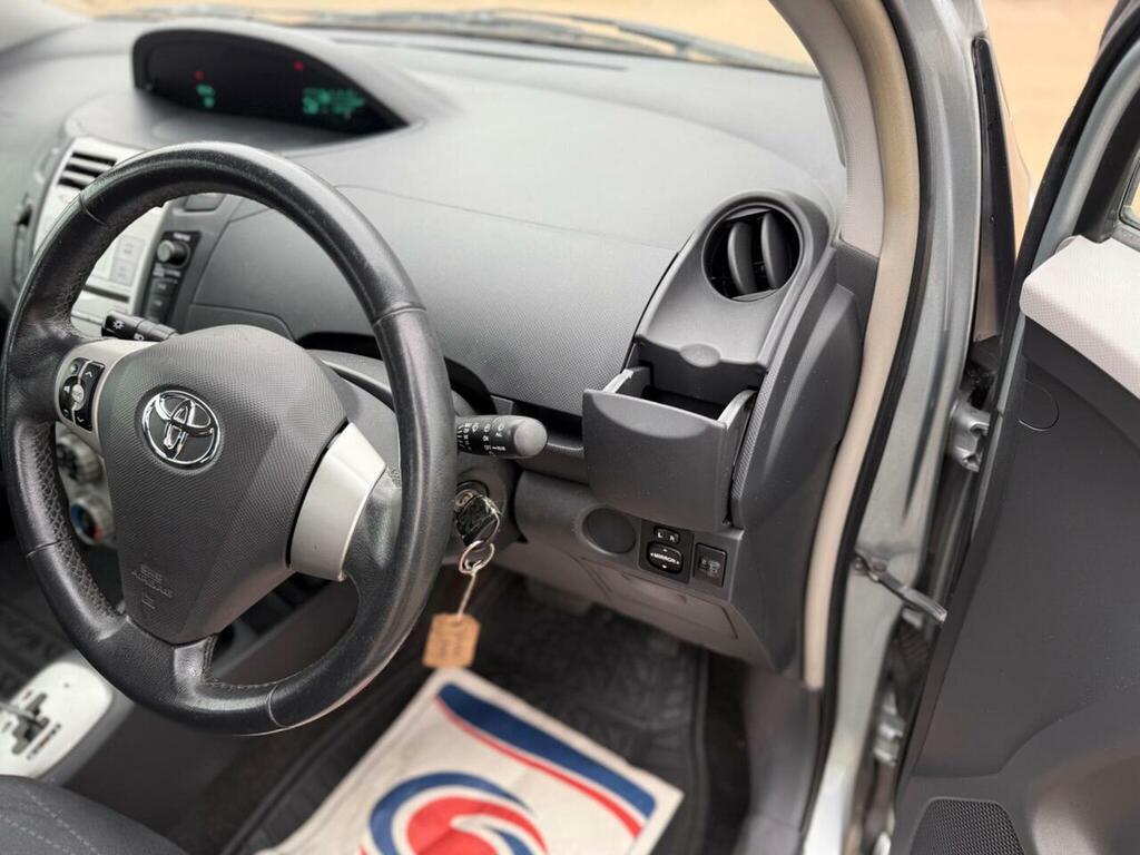Toyota Yaris 1.3 Sr Multimode Silver #37