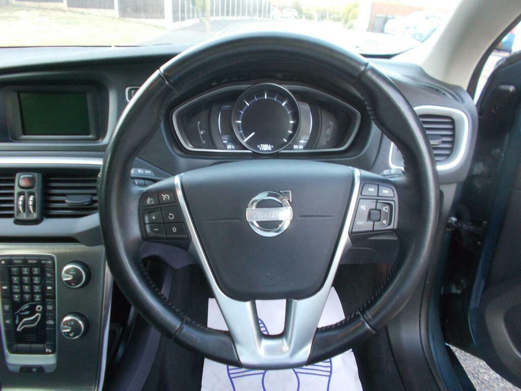Volvo V40 D3 Se 5-Door Blue #5