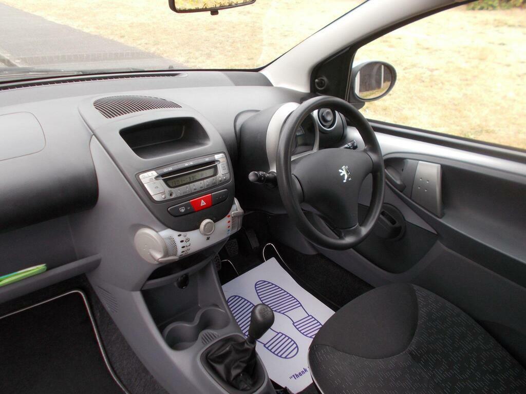 Peugeot 107 1.0 12V Urban Euro 4 Silver #3