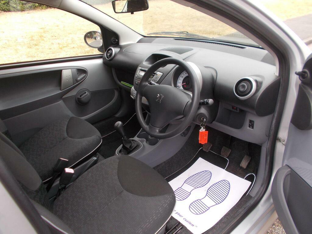 Peugeot 107 1.0 12V Urban Euro 4 Silver #5