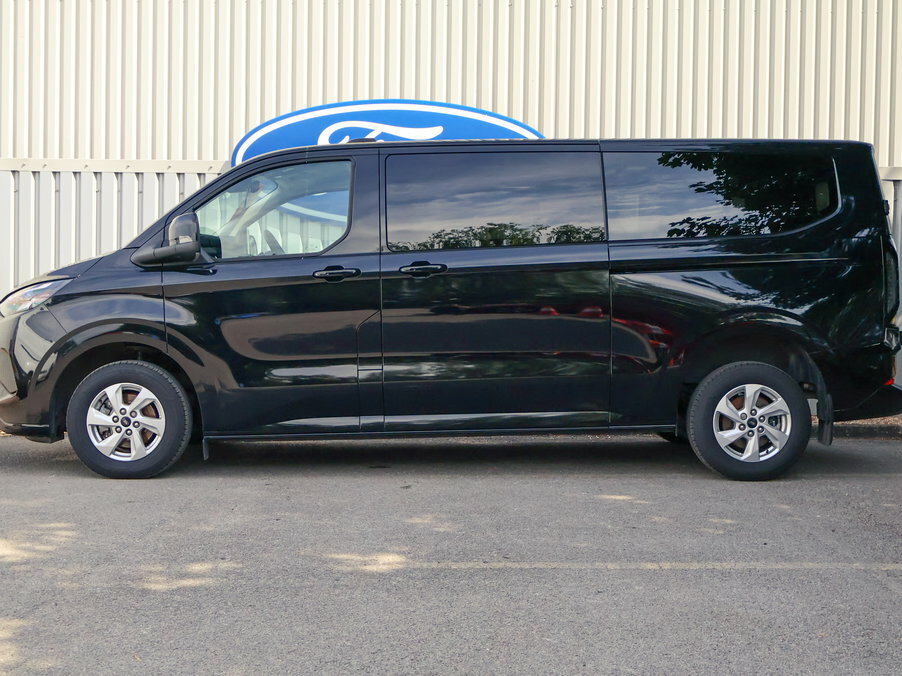 Ford Transit Custom 2.5 Phev 232Ps H1 Kombi Limited 9 Seater WR75YZZ Black #3