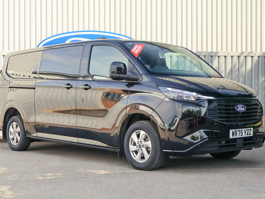 Ford Transit Custom 2.5 Phev 232Ps H1 Kombi Limited 9 Seater Black
