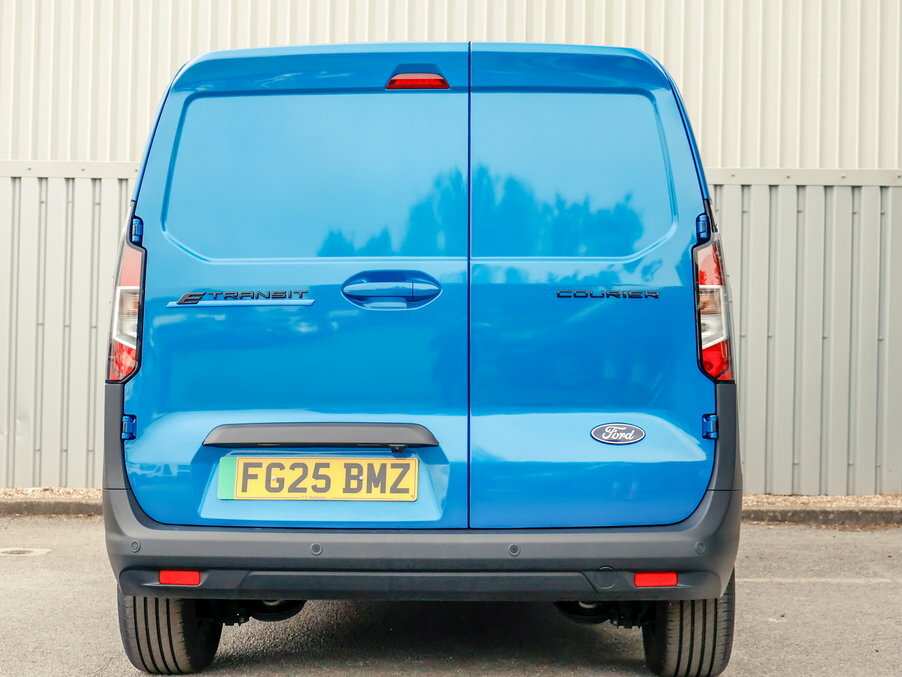 Ford Transit Courier 100Kw 43Kwh Limited Van FG25BMZ Blue #4