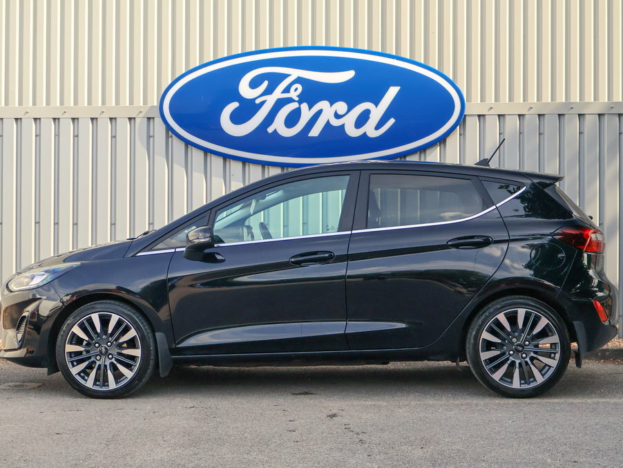 Ford Fiesta 1.0 Ecoboost Hbd Mhev 125 Titanium Vignale FP22XJE Black #3