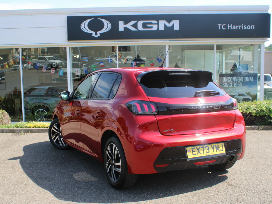 Peugeot 208 1.2 Puretech 100 Allure Premium Eat8 EX73YMJ Red #4