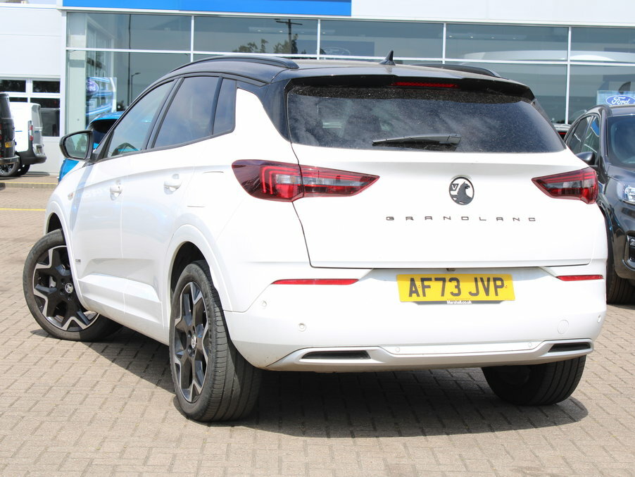 Vauxhall Grandland 1.6 Plug-in Hybrid Ultimate White #2