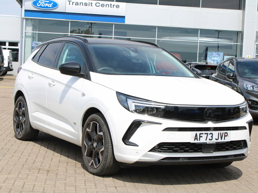 Vauxhall Grandland 1.6 Plug-in Hybrid Ultimate White