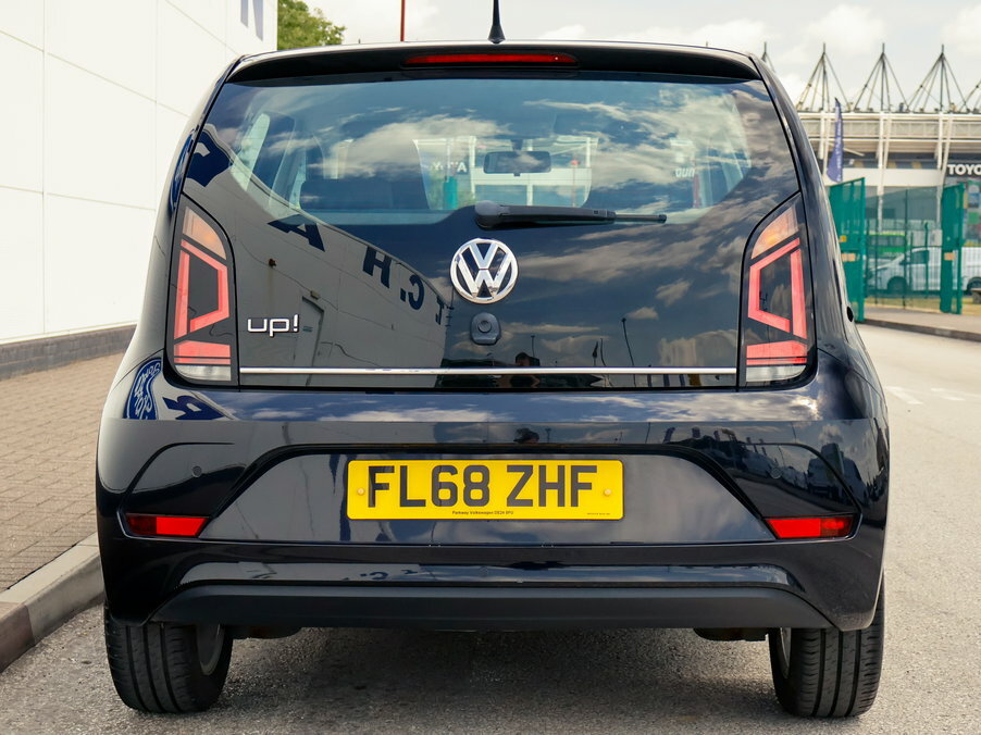 Volkswagen Up 1.0 High Up Start Stop FL68ZHF Black #4