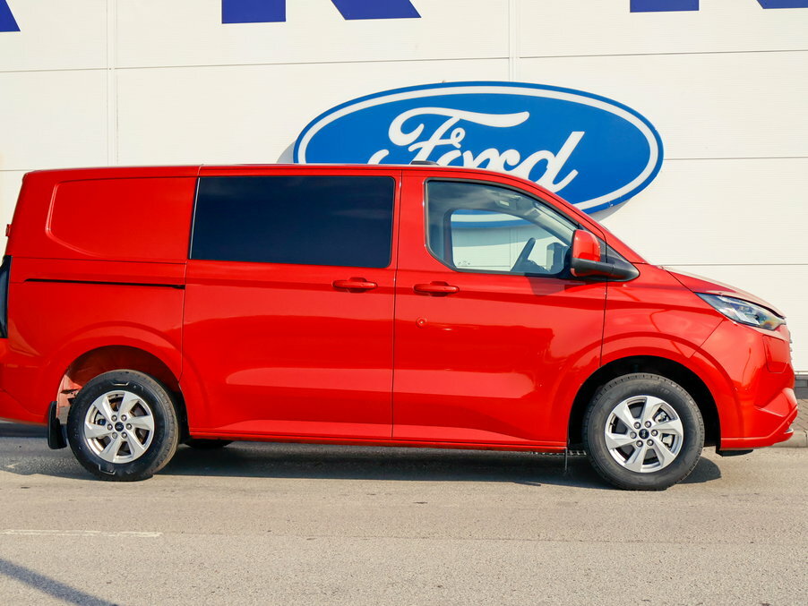 Ford Transit Custom 2.5 Phev 232Ps H1 Double Cab Van Limited AK25PVF Red