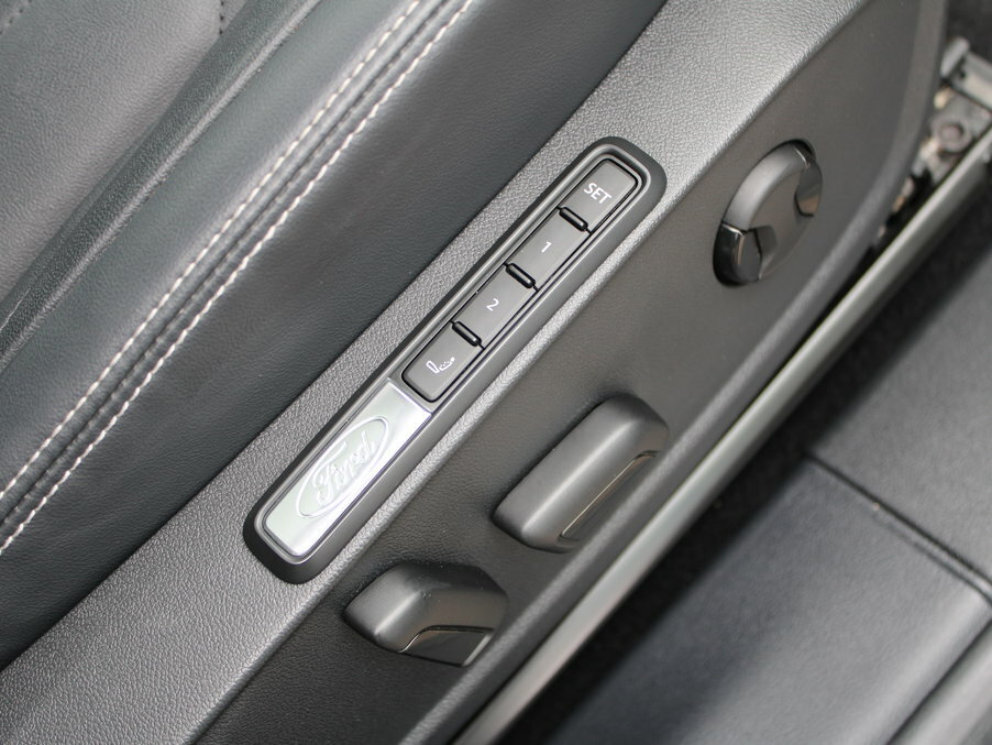 Ford Explorer Premium Extended Range Awd Grey #26